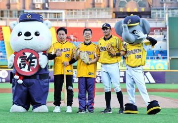兄弟抵嘉詐騙OUT！嘉市警察局攜手中信兄弟宣導反詐