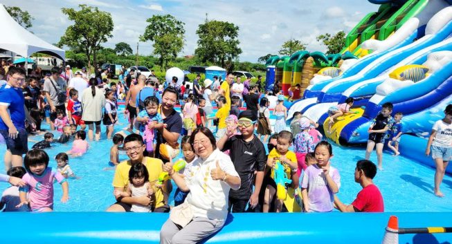 水漾民雄FUN心一夏！親子水樂園登場吸引逾千人同樂　　　　　　　