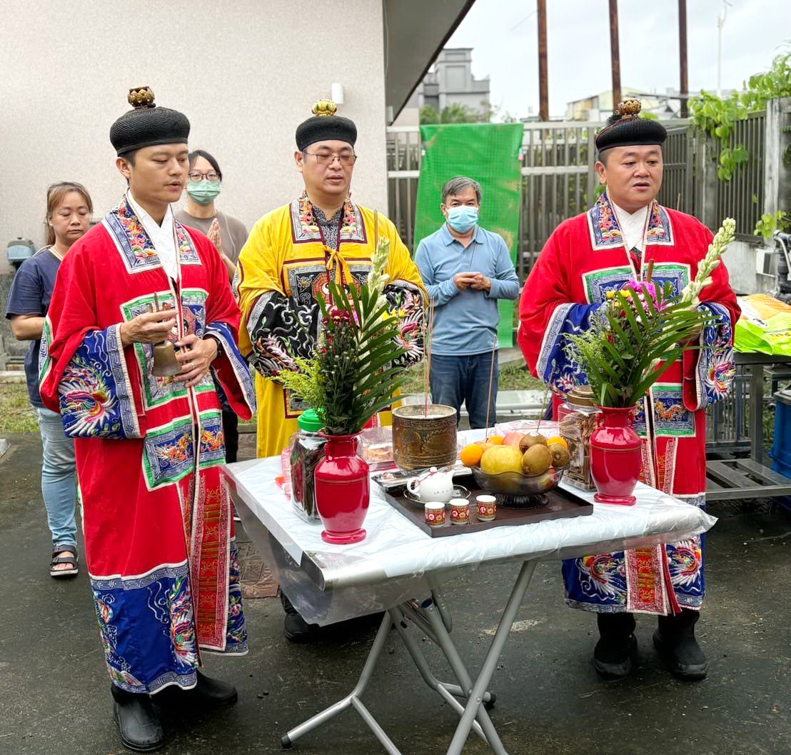 諸羅城隍中元祭！城隍領航帶毛孩回家