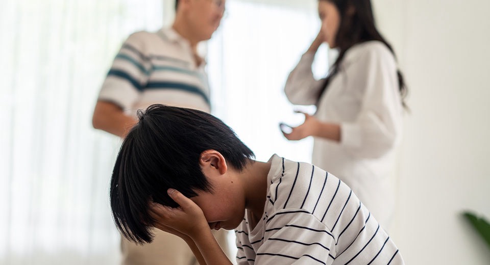 外遇背叛不等於不適任父母!別讓離婚衝突成為孩子的「終身傷害」