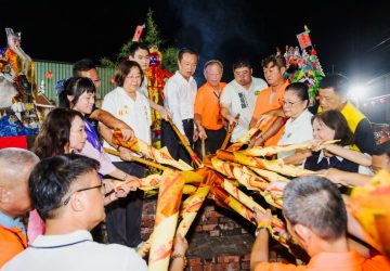 民雄大士爺祭壓軸　深夜火化昇天象徵帶走災厄