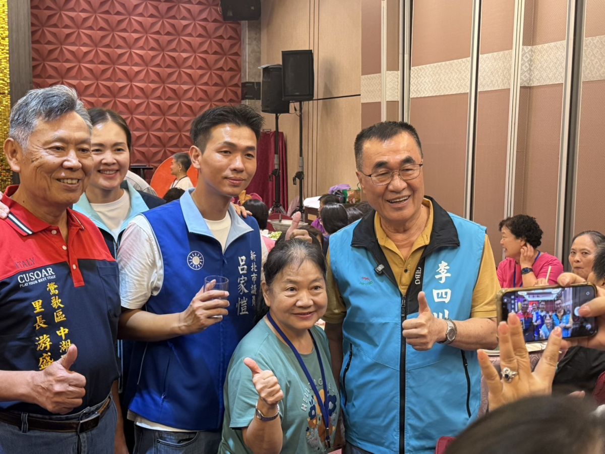 李四川鶯歌拚基層　拋敬老卡悠遊卡化搶票