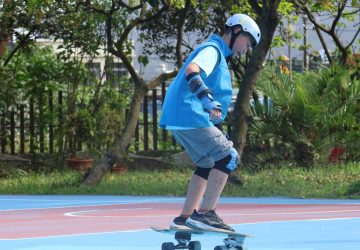 新北市衝浪滑板公開賽登場　親子一起上板挑戰