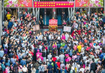 白沙屯媽祖駐駕嘉義市府　黃敏惠率團隊祈福迎聖駕