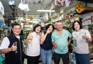 蘇巧慧永和市場掃街拚支持　提都更交通政見改善生活