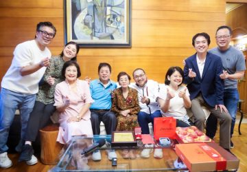 101歲人瑞每天走106階唱桃太郎　侯友宜重陽送暖