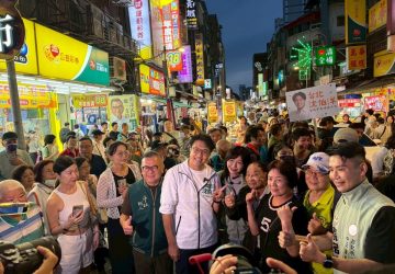 沈伯洋夜市造勢掀話題　張銘祐批蔣萬安市政不能做秀