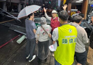 板橋長江路屋頂鐵皮掉落砸車　陳俊諺籲落實防颱檢查