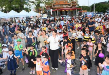太保市「萬聖恐龍搞鬼趣」熱鬧登場　480組親子變裝闖關嗨翻天