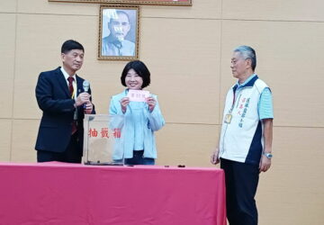 嘉義市議長陳姿妏抽中「12號」　延續1人當選、2人服務理念